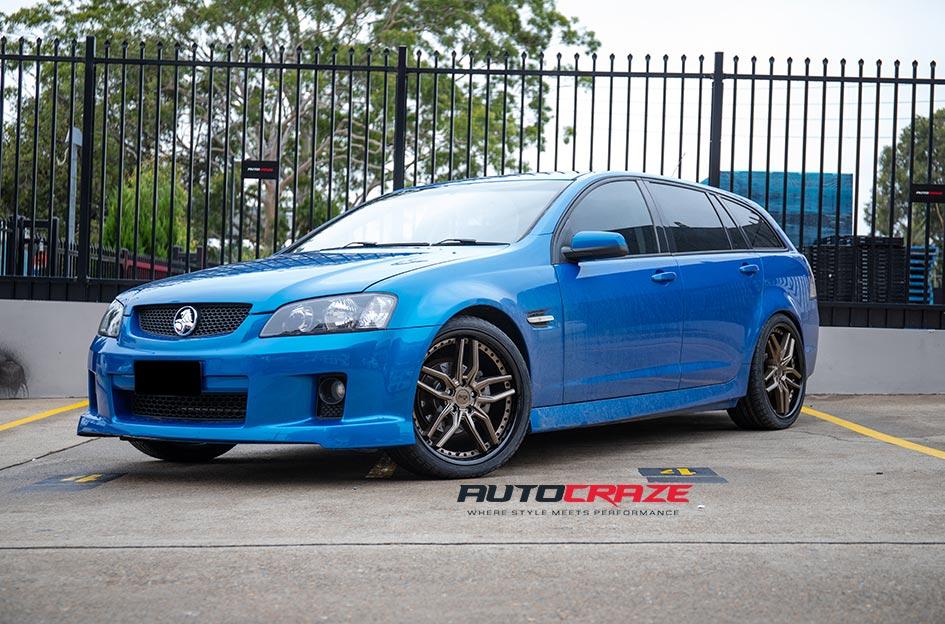 HOLDEN-COMMODORE-VE-WAGON-METHOS-BRONZE-W--GLOSS-BLACK-LIP